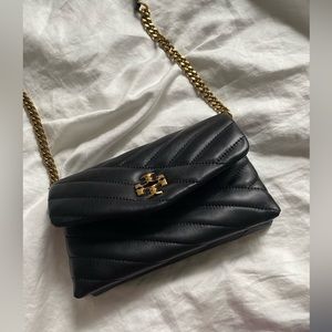 Tory Burch
Kira Chevron Leather Wallet-On-Chain